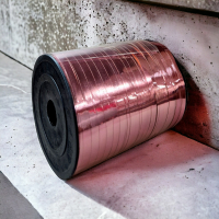 Panglica decorativa pentru baloane si cadouri roz auriu 500 m0.5 cm