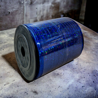 Panglica decorativa pentru baloane si cadouri albastra holografica 500 m0.5 cm